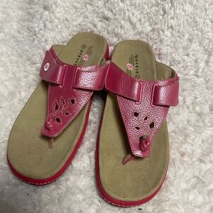 Aravon Breast cancer foundation leather pink thong sandals SZ9B